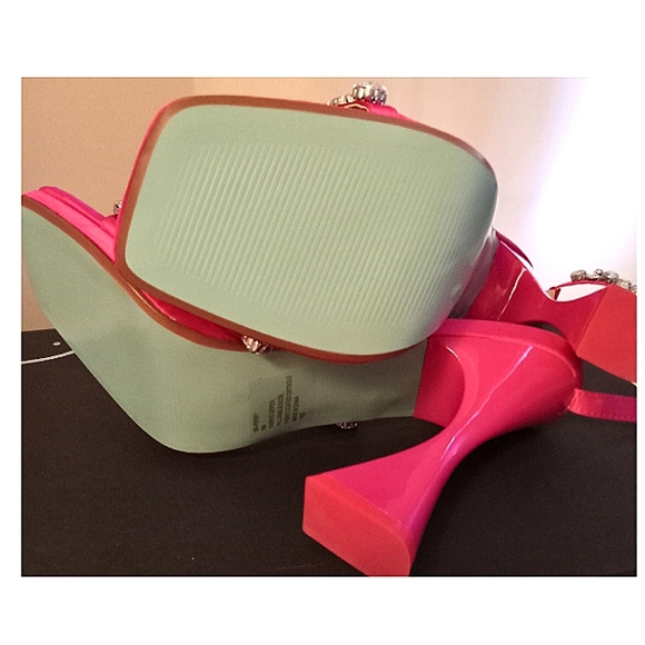 Betsey Johnson Perry Sandals Size 8 - Picture 8 of 13